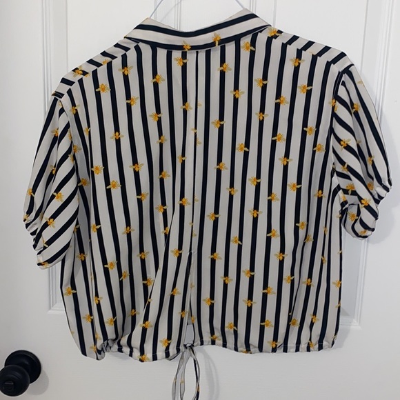 TOPSHOP Black & White Bee Shirt - Picture 5 of 6
